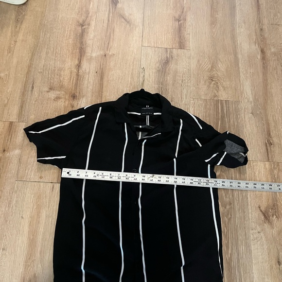 Denim And Flower Men’s Black and White Striped Casual Button Up Shirt Medium - Picture 4 of 5